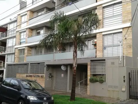 VENTA - COCHERA CUBIERTA EN EDIFICIO DE DEPTOS. LOMAS