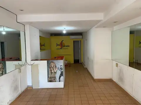 Local en Alquiler en Avellaneda, $ 600.000