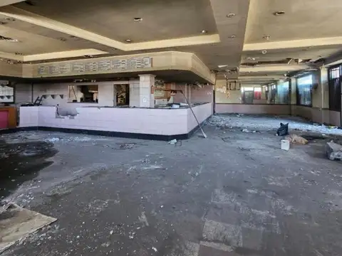 LOCAL EN ESQUINA A LA VENTA EN POMPEYA