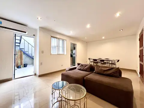 Depto Tipo Casa en Venta en Villa General Mitre, USD 180.000