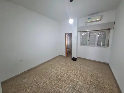 Departamento en Alquiler en Isidro Casanova, $ 350.000