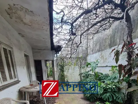 VENTA DE LOTE DE 497 M² C/ VIVIENDA A REFACCIONAR, C. MADERO