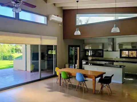 Casa en Venta de 4 dormitorios