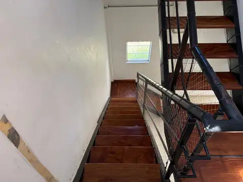 Depto Tipo Casa en Alquiler con 1 cocheras