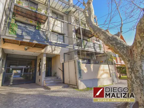 Venta  Departamento 2 ambientes  en Banfield con terraza privada