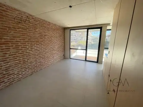Departamento de 3 ambientes en zona comercial Guemes