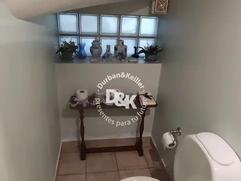 Casa en Alquiler con 1 cochera