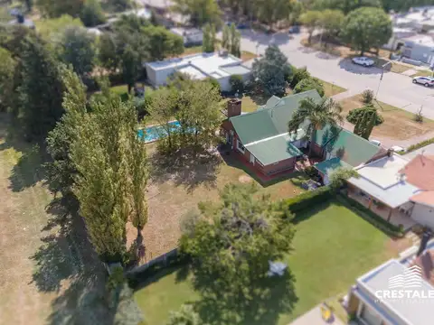 Casa en Venta con 2 cocheras