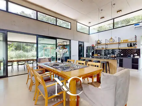 Casa 5 ambientes con 3 baños