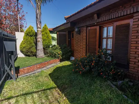 VENTA CASA 4 AMBIENTES EN CAMPANA APTO CREDITO