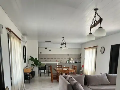 Casa 2 ambientes con 1 baño