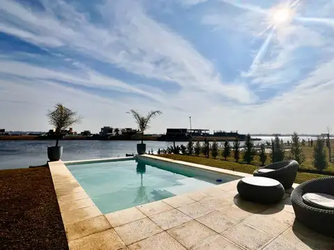 Casa en venta 5 hab. s/laguna, Costas, Puertos Escobar