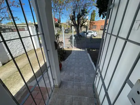 Casa en Alquiler en Bernal, $ 750.000