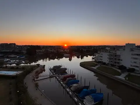 Av del Puerto  al 500