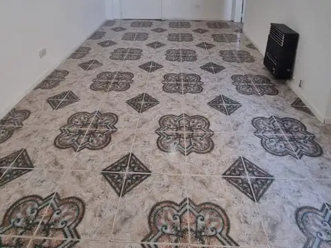 A SOLO DOS CUADRAS DE ESTACION FERROCARRIL ROCA- 2 AMPLISIMOS AMBIENTES