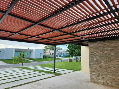 Casa en Alquiler en San Sebastian, USD 1.200