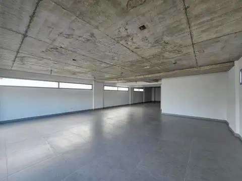 Oficina en Alquiler con 1 cochera