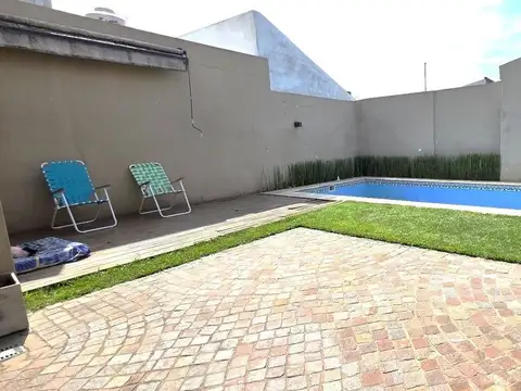 Casa 5 amb. Piscina/Quincho. Banfield. Lomas
