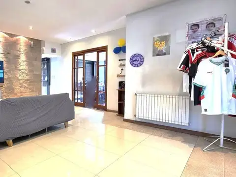 Casa 5 ambientes con 2 baños