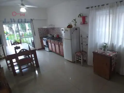 Casa 3 ambientes con 2 baños