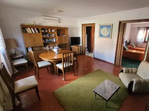 CASA EN VENTA EN PINAMAR SOBRE LOTE MULTIFAMILIAR