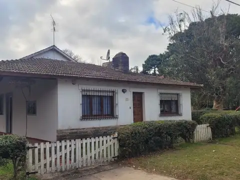 CASA EN VENTA EN PINAMAR SOBRE LOTE MULTIFAMILIAR