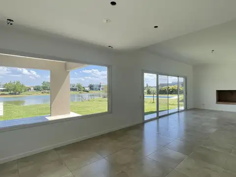 Casa en Venta en El Canton - Norte, USD 360.000
