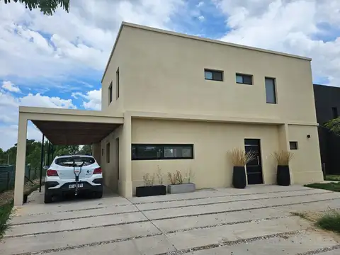 Casa en venta en el  Barrio Acacias - PUERTOS / ESCOBAR