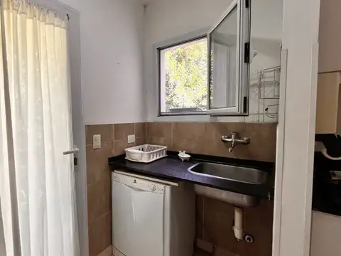 Casa en Alquiler con 2 cocheras