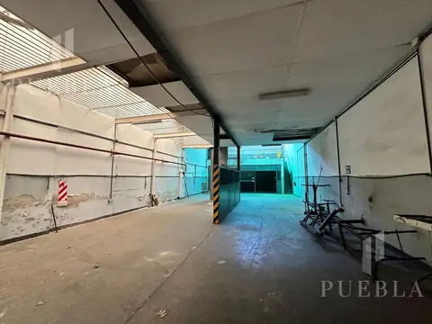 Galpon en Alquiler 8  mts Frente