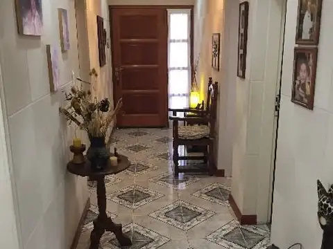 Catamarca nº 875 e/ Lamadrid y Vertiz 800