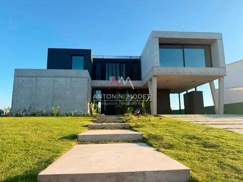 CASA EN VENTA EN PILARA - LA CALESA