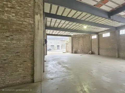 Galpón con doble ingreso Lamadrid y Pedernera