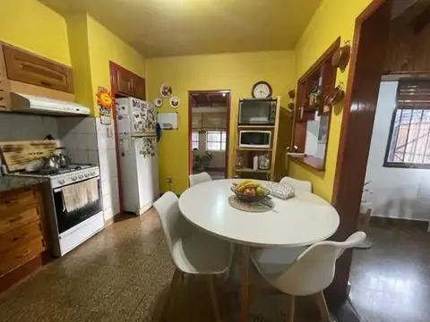 CASA 5 AMBIENTES EN VENTA EN MONTE GRANDE