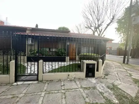 Casa 5 ambientes con 2 baños