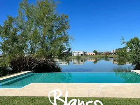 Casa 6 ambientes con 4 baños