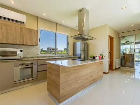 Av. Arturo Illia Bis al 1500