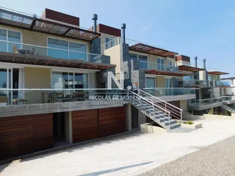 Vende apartamento de 3 dormitorios en la Barra