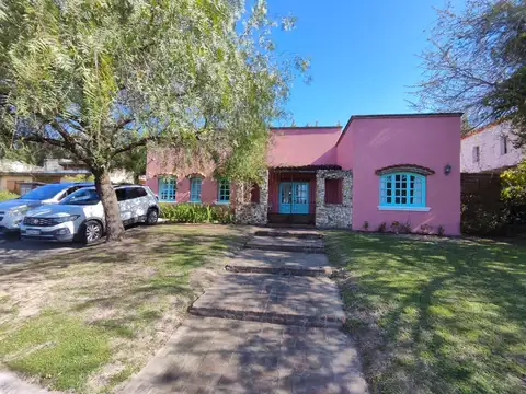 Venta y Alquiler Casa 5 Ambientes c/ Pileta - Barrio Santa Clara - Villanueva, Benavidez