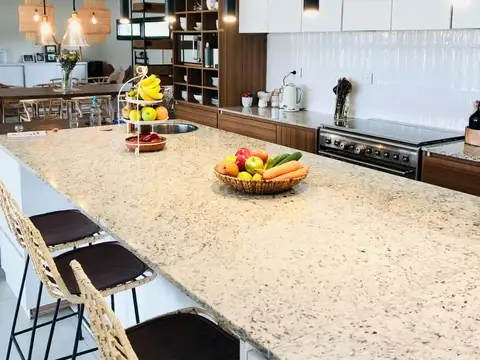 Casa en Alquiler de 6 dormitorios