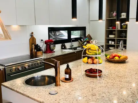 Casa en Alquiler en Haras Santa Maria, USD 2.000