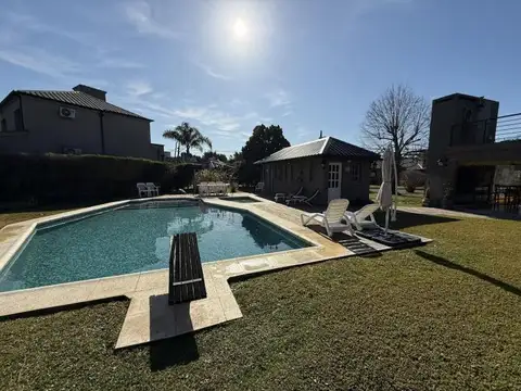 VENTA CASA CATEGORIA 5 AMBIENTES PISCINA QUINCHO - COUNTRY BANCO PROVINCIA - PERMUTA Y APTO CREDITO