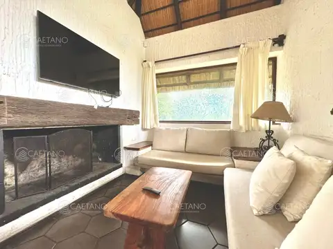 Casa 5 ambientes con 3 baños