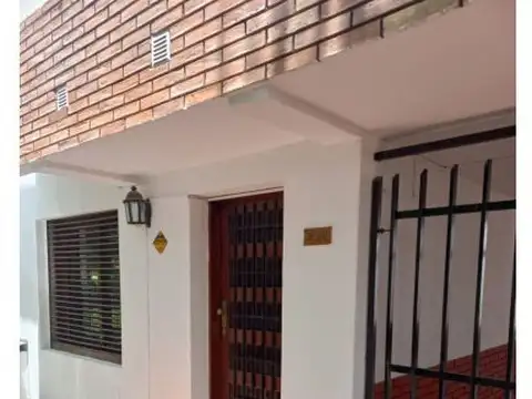 Casa en Alquiler en Alberdi, $ 470.000