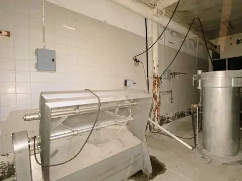 VENTA FABRICA, CENTRO LOGISTICO + VIVIENDA