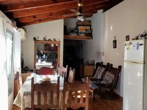 Casa 3 ambientes con 1 baño