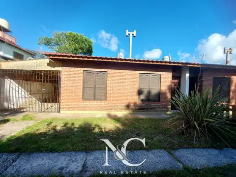 Calle 81  y 1 al 8100