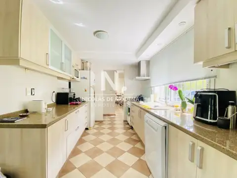 Casa en Venta en Playa Mansa, USD 980.000