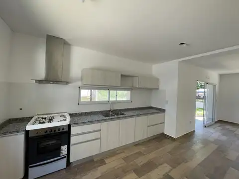 Casa 5 ambientes con 2 baños