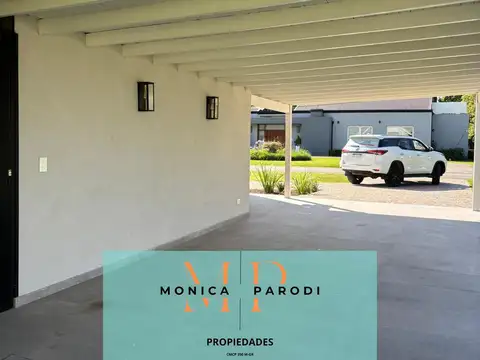 Casa en Venta con 2 cocheras